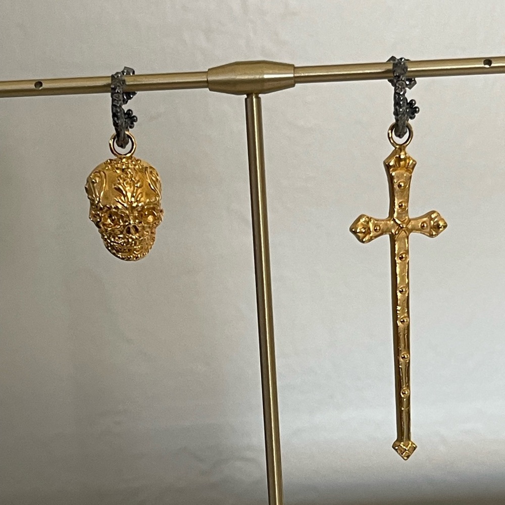 Sacrosanta Earrings - sugar skull & cross mis-matched earrings